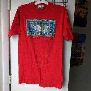 Siegfried & Roy Red Vintage White Tiger Hanes T Shirt Men's size XL (46-48)